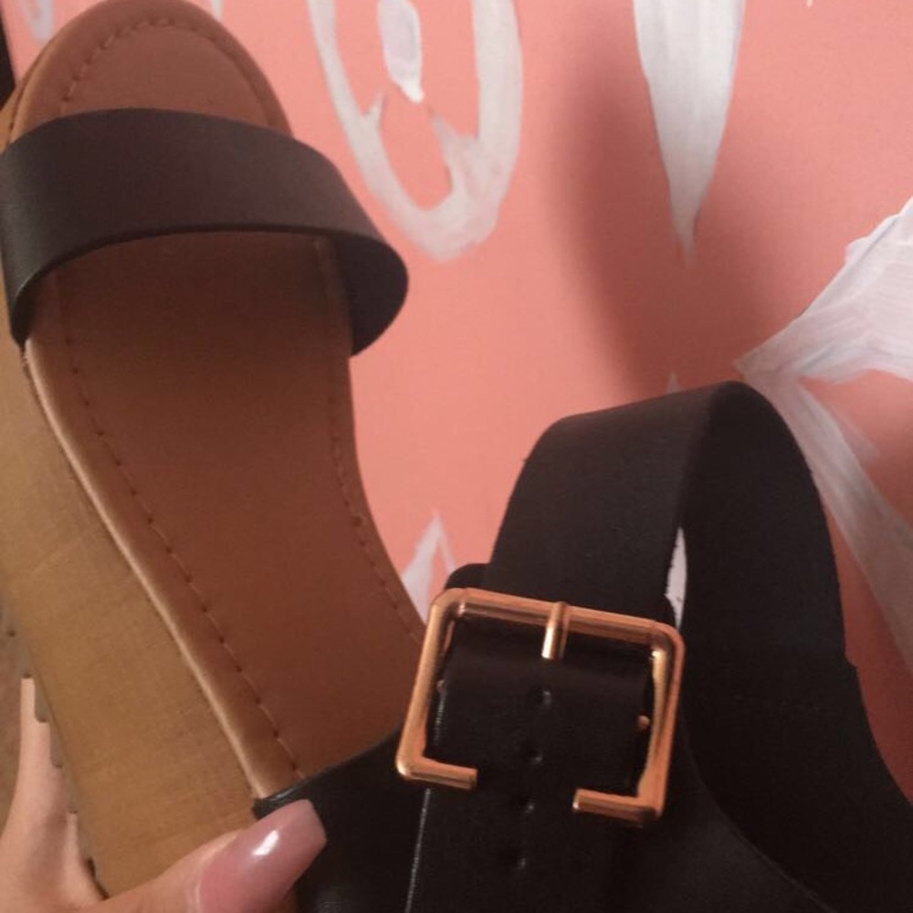 Shoes - Picture 2 of 3
